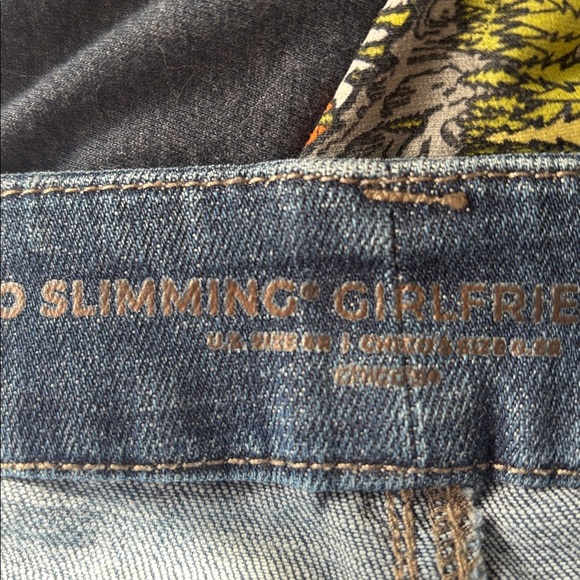 Chico’s Embellished Pearl Ankle Blue Jeans - Picture 10 of 10